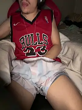 hungtwinkBR online show from April 8, 9:37 pm