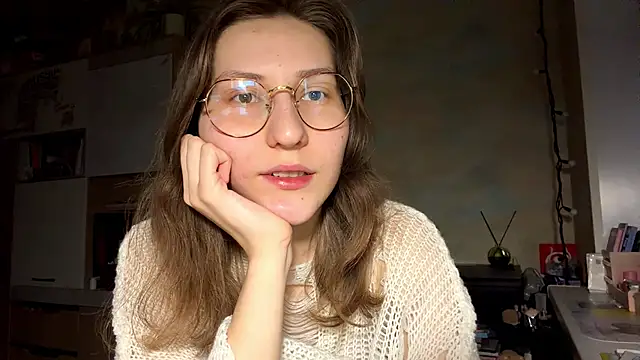 Snapshot of Miaaa_Moon chatting on March 3, 4:24 pm Miaaa Moon online show from March 3, 4:24 pm