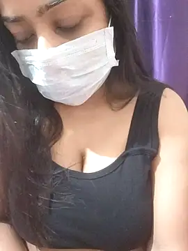 MidnightVibes  online show from February 12, 7:31 pm