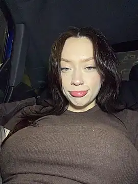 Snapshot of CityLynx chatting on March 1, 4:09 pm CityLynx online show from March 1, 4:09 pm