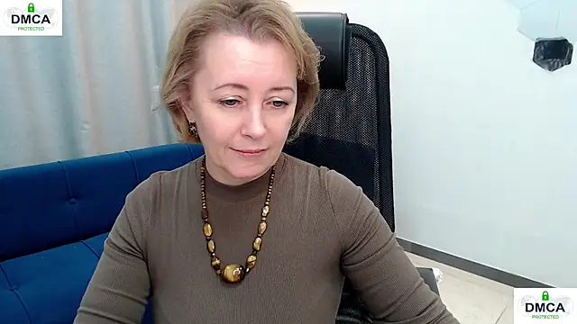 Snapshot of MONA_W chatting on February 18, 11:06 am MONA W online show from February 18, 11:06 am