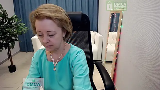 MONA W online show from April 18, 10:52 am