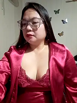 Snapshot of Zyramae_25 chatting on June 12, 11:42 am Zyramae 25 online show from June 12, 11:42 am