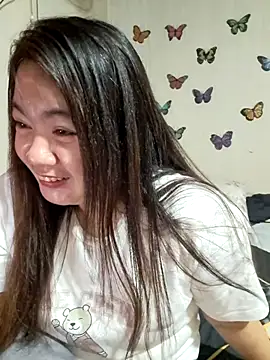 Snapshot of Zyramae_25 chatting on June 15, 11:12 am Zyramae 25 online show from June 15, 11:12 am