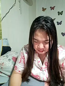 Snapshot of Zyramae_25 chatting on June 29, 11:32 am Zyramae 25 online show from June 29, 11:32 am