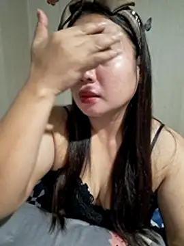 Snapshot of Zyramae_25 chatting on July 6, 3:03 pm Zyramae 25 online show from July 6, 3:03 pm