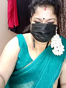 Snapshot of silk_rose05 chatting on May 9, 5:29 pm silk rose05 online show from May 9, 5:29 pm