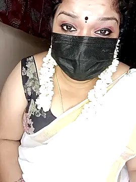 Snapshot of silk_rose05 chatting on May 14, 2:24 pm silk rose05 online show from May 14, 2:24 pm