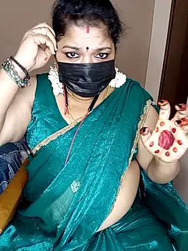 Snapshot of silk_rose05 chatting on May 18, 3:18 pm silk rose05 online show from May 18, 3:18 pm