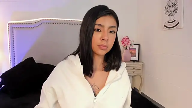 nia-malkova online show from April 17, 11:46 am