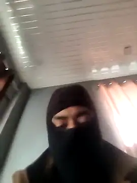 Snapshot of newtube0 chatting on February 10, 10:30 am newtube0 online show from February 10, 10:30 am