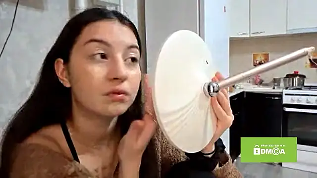 Snapshot of ZyntraLoom chatting on February 17, 12:45 pm ZyntraLoom online show from February 17, 12:45 pm