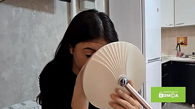 Snapshot of ZyntraLoom chatting on February 23, 10:45 am ZyntraLoom online show from February 23, 10:45 am