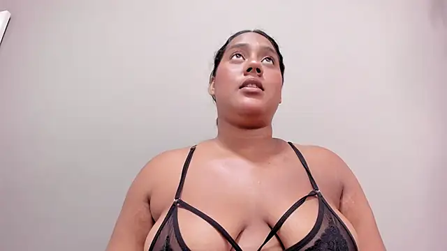 Nico Hillx online show from May 2, 9:20 pm
