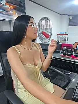 Snapshot of Jade_connor chatting on July 10, 8:00 pm Jade connor online show from July 10, 8:00 pm