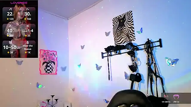 Zoeee 001 online show from March 26, 5:57 am