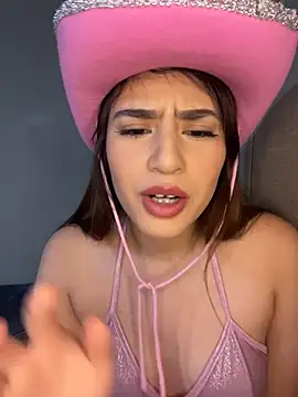 Snapshot of romyamo chatting on February 7, 3:32 am romyamo online show from February 7, 3:32 am