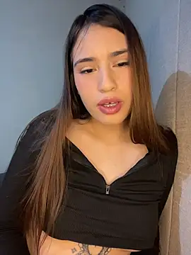 Snapshot of romyamo chatting on February 19, 4:19 am romyamo online show from February 19, 4:19 am