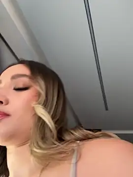 GabbydelRey online show from March 19, 9:30 pm