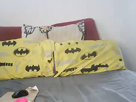 Snapshot of minniemoreee chatting on February 19, 9:05 am minniemoreee online show from February 19, 9:05 am