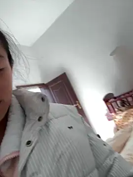 Snapshot of srr6677 chatting on February 4, 7:47 am srr6677 online show from February 4, 7:47 am