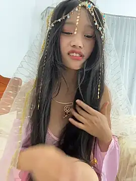 Snapshot of srr6677 chatting on February 14, 1:52 pm srr6677 online show from February 14, 1:52 pm