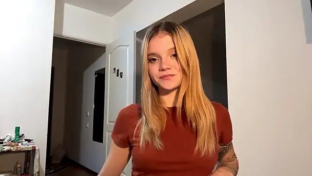 Snapshot of Tiffany_Muse chatting on February 3, 2:53 am Tiffany Muse online show from February 3, 2:53 am