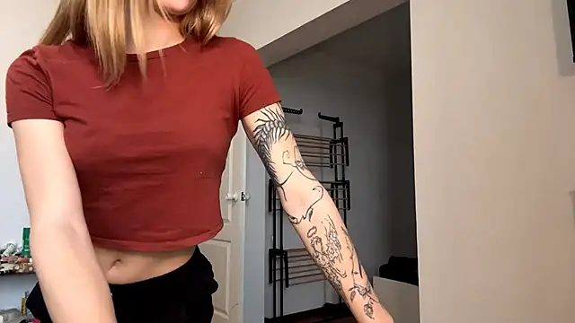 Snapshot of Tiffany_Muse chatting on February 3, 6:40 am Tiffany Muse online show from February 3, 6:40 am