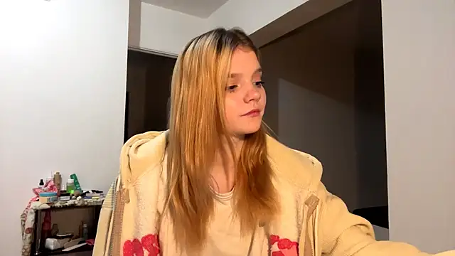 Snapshot of Tiffany_Muse chatting on February 5, 1:10 am Tiffany Muse online show from February 5, 1:10 am