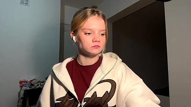 Snapshot of Tiffany_Muse chatting on February 25, 11:03 pm Tiffany Muse online show from February 25, 11:03 pm