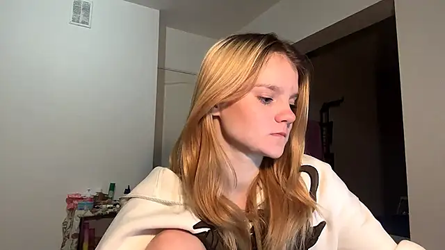 Snapshot of Tiffany_Muse chatting on February 28, 11:06 pm Tiffany Muse online show from February 28, 11:06 pm