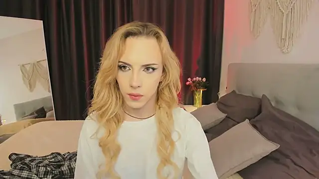 Tiffany  King online show from March 20, 8:25 pm