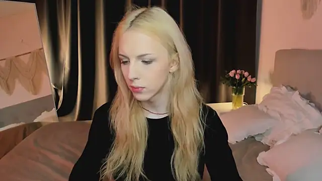 Tiffany  King online show from June 4, 6:19 am