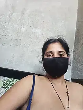 Snapshot of Sexy_khushi19 chatting on June 24, 4:44 am Sexy khushi19 online show from June 24, 4:44 am