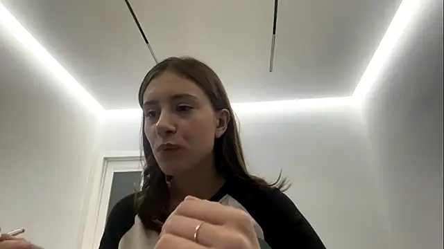 Snapshot of SofiaBlumer chatting on February 7, 3:16 pm SofiaBlumer online show from February 7, 3:16 pm