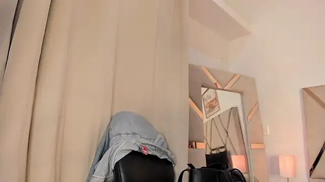 Lucia velez online show from March 5, 3:02 am