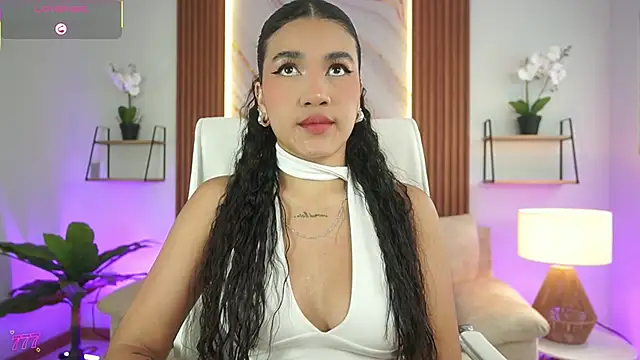 Snapshot of IvyGrabes chatting on February 7, 7:06 pm IvyGrabes online show from February 7, 7:06 pm