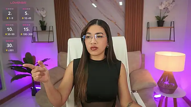 Snapshot of IvyGrabes chatting on February 23, 7:00 pm IvyGrabes online show from February 23, 7:00 pm