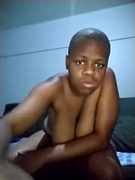 Snapshot of Mzandihottie chatting on February 1, 5:22 pm Mzandihottie online show from February 1, 5:22 pm