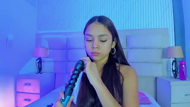 CarolineFyre online show from March 30, 12:17 pm