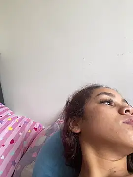 Snapshot of CarolineFyre chatting on June 27, 12:22 pm CarolineFyre online show from June 27, 12:22 pm
