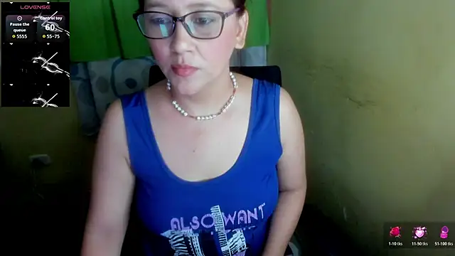 Snapshot of LuciaMiilf chatting on June 22, 10:07 pm LuciaMiilf online show from June 22, 10:07 pm