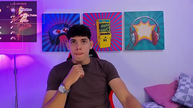 Snapshot of justin_payn14 chatting on February 26, 7:24 pm justin payn14 online show from February 26, 7:24 pm