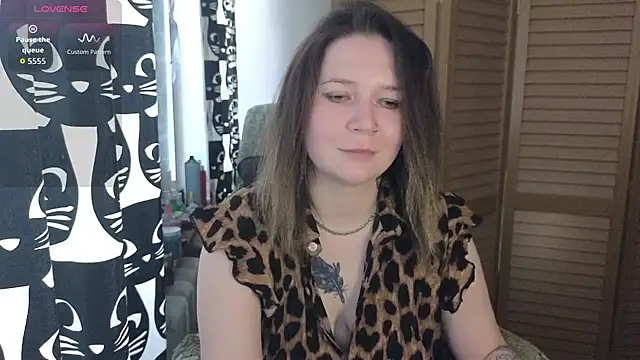 Snapshot of Ozalin_ chatting on June 19, 1:26 pm Ozalin online show from June 19, 1:26 pm