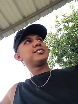  Usher online show from February 24, 10:19 pm