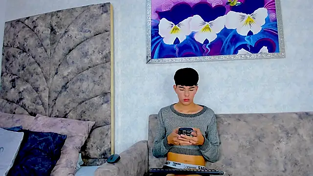 Snapshot of noah_lewiss chatting on February 5, 11:26 am noah lewiss online show from February 5, 11:26 am