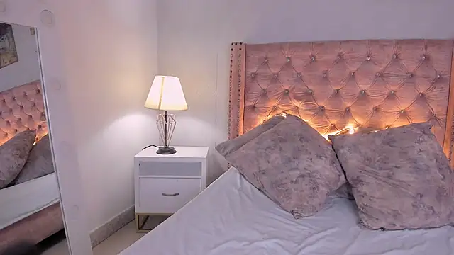 Snapshot of noah_lewiss chatting on February 9, 11:03 am noah lewiss online show from February 9, 11:03 am