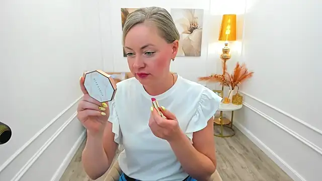 CharlotteKerti online show from June 7, 7:39 pm