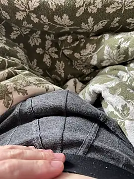 Snapshot of twankletoes1234 chatting on February 6, 1:47 pm twankletoes1234 online show from February 6, 1:47 pm