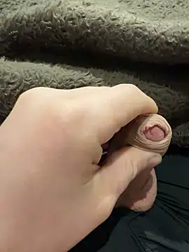 twankletoes1234 online show from May 1, 12:26 am